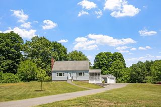 168 Washington St, Groveland, MA 01834