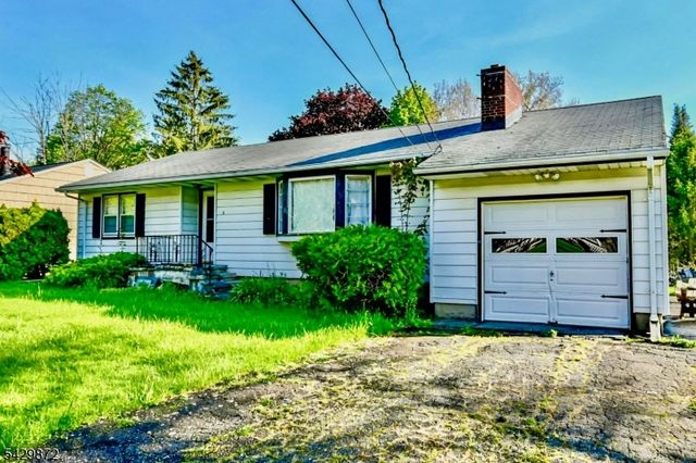 5 Gwyneth Rd, West Milford Twp., NJ 07480