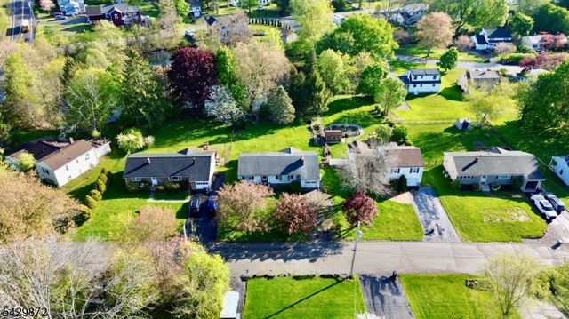 5 Gwyneth Rd, West Milford Twp., NJ 07480