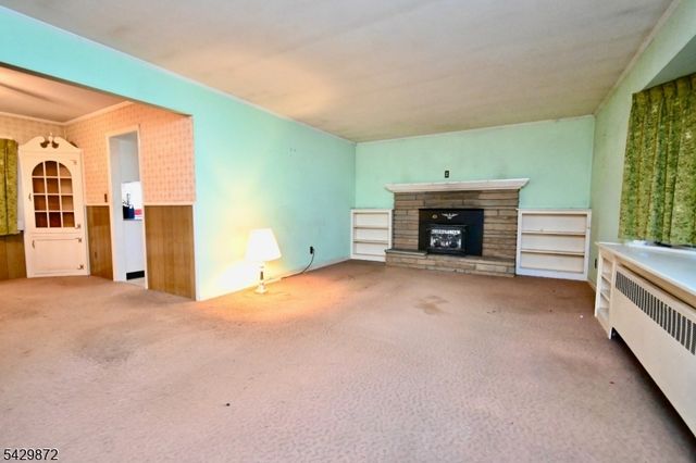 5 Gwyneth Rd, West Milford Twp., NJ 07480