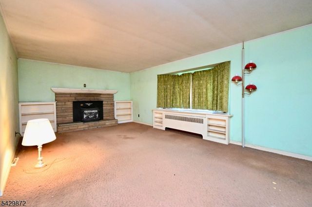 5 Gwyneth Rd, West Milford Twp., NJ 07480