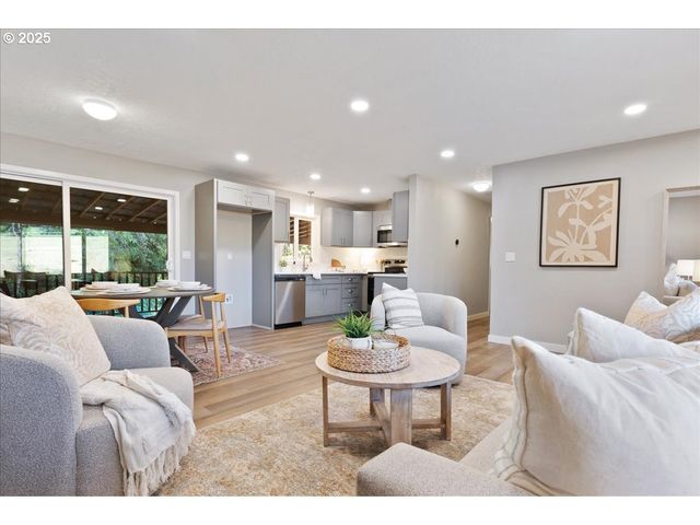 32900 Se COLORADO Rd, Sandy, OR 97055