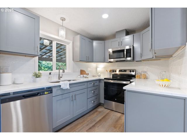 32900 Se COLORADO Rd, Sandy, OR 97055