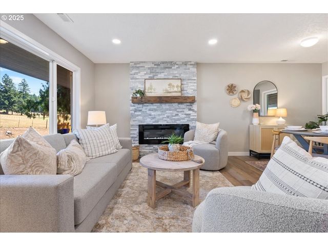 32900 Se COLORADO Rd, Sandy, OR 97055