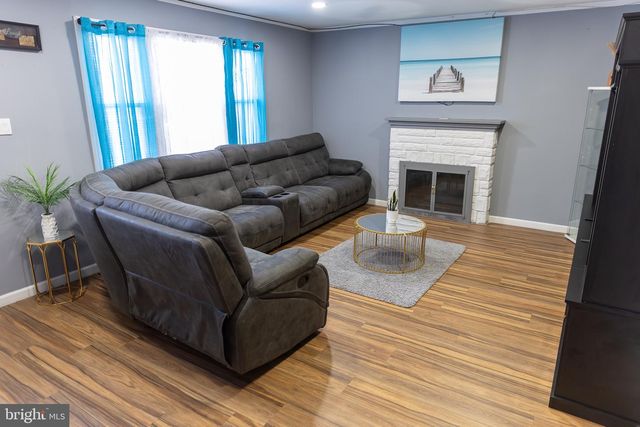 1024 E LISBURN ROAD, Mechanicsburg, PA 17055