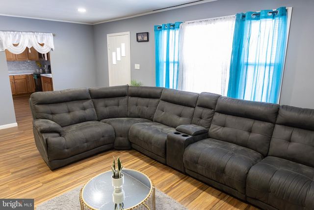 1024 E LISBURN ROAD, Mechanicsburg, PA 17055