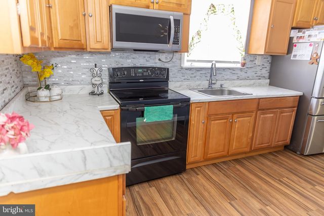 1024 E LISBURN ROAD, Mechanicsburg, PA 17055