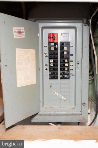 1024 E LISBURN ROAD, Mechanicsburg, PA 17055