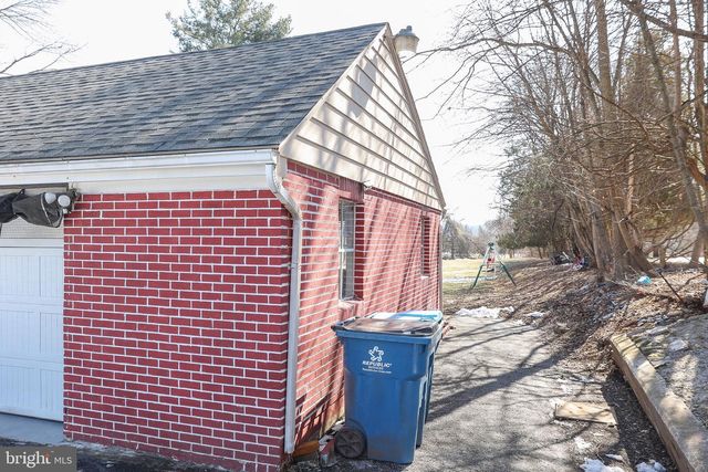 1024 E LISBURN ROAD, Mechanicsburg, PA 17055