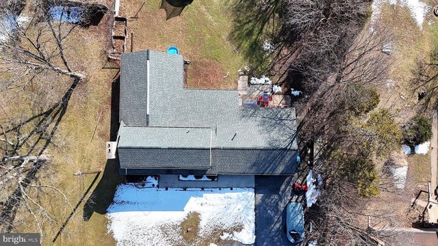 1024 E LISBURN ROAD, Mechanicsburg, PA 17055