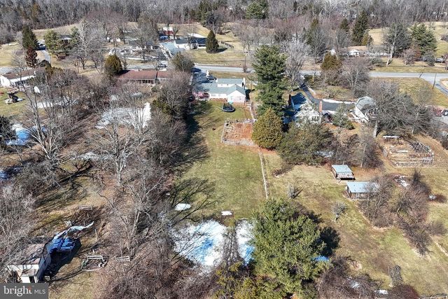 1024 E LISBURN ROAD, Mechanicsburg, PA 17055