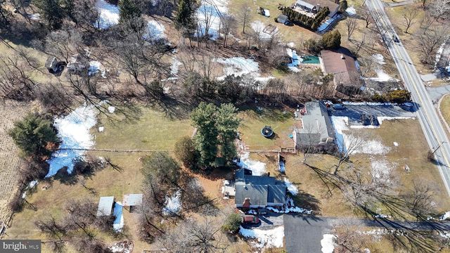 1024 E LISBURN ROAD, Mechanicsburg, PA 17055