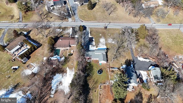 1024 E LISBURN ROAD, Mechanicsburg, PA 17055