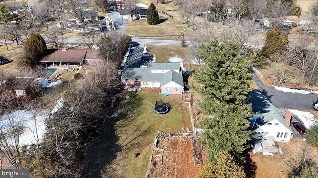 1024 E LISBURN ROAD, Mechanicsburg, PA 17055