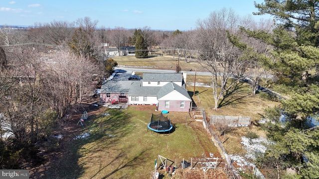 1024 E LISBURN ROAD, Mechanicsburg, PA 17055