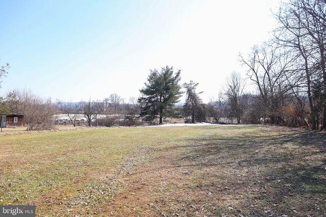 1024 E LISBURN ROAD, Mechanicsburg, PA 17055