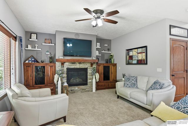18229 C Street, Omaha, NE 68130