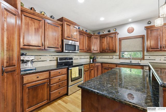 18229 C Street, Omaha, NE 68130