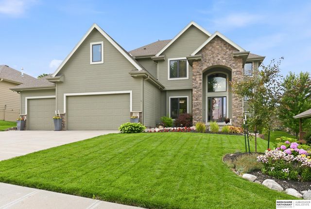 18229 C Street, Omaha, NE 68130