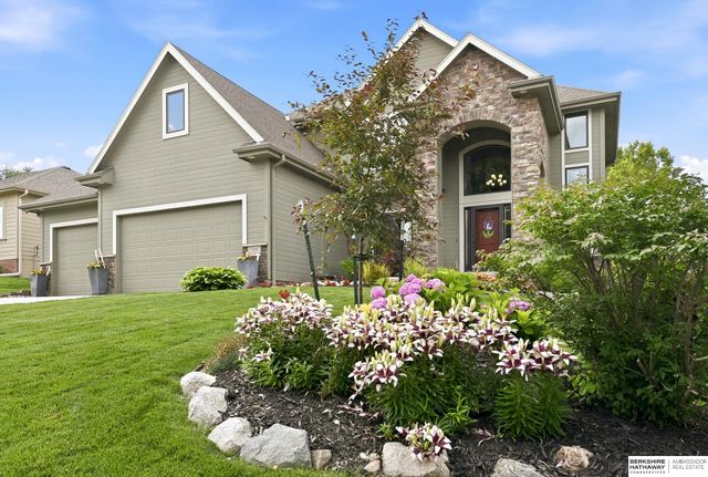 18229 C Street, Omaha, NE 68130