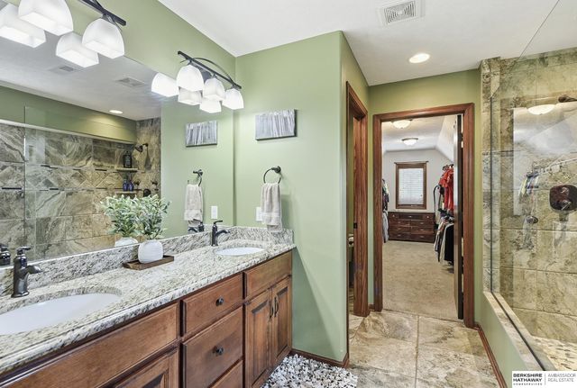 18229 C Street, Omaha, NE 68130