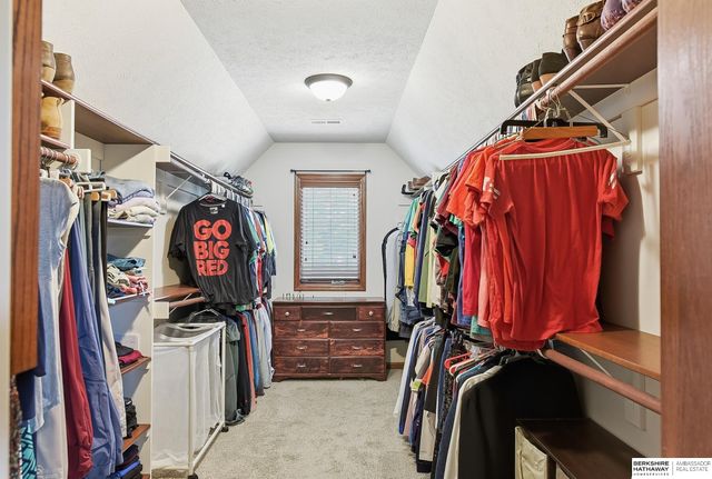18229 C Street, Omaha, NE 68130