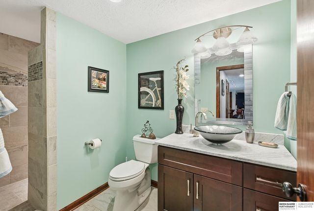 18229 C Street, Omaha, NE 68130
