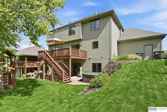 18229 C Street, Omaha, NE 68130