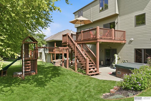 18229 C Street, Omaha, NE 68130