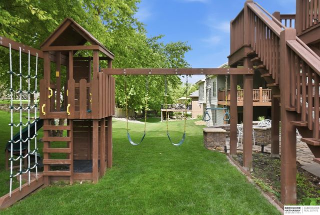 18229 C Street, Omaha, NE 68130
