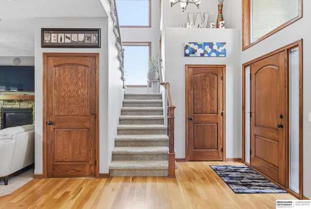 18229 C Street, Omaha, NE 68130