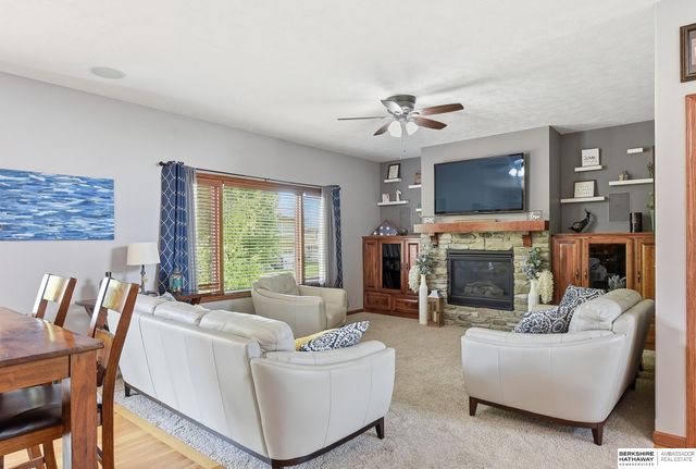 18229 C Street, Omaha, NE 68130