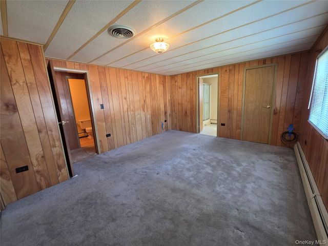 6 Short Lane, Hyde Park, NY 12538