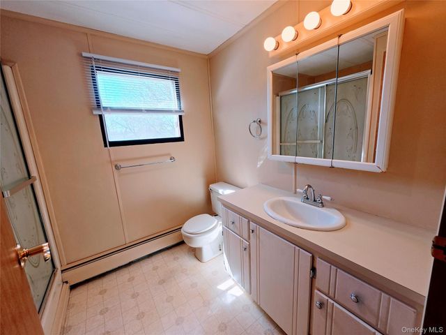 6 Short Lane, Hyde Park, NY 12538