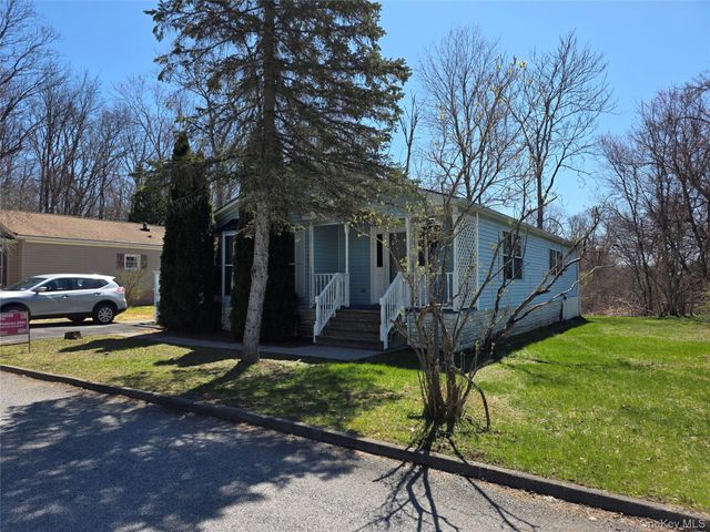 6 Short Lane, Hyde Park, NY 12538