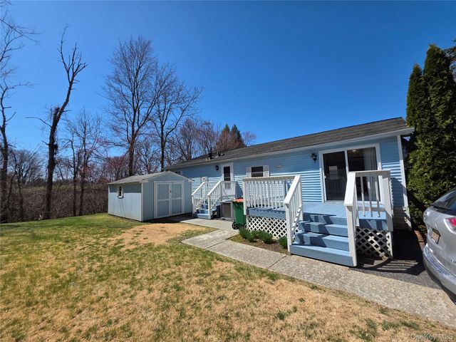 6 Short Lane, Hyde Park, NY 12538