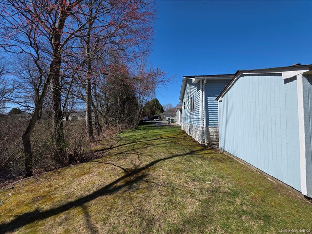 6 Short Lane, Hyde Park, NY 12538