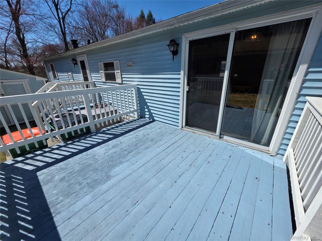 6 Short Lane, Hyde Park, NY 12538