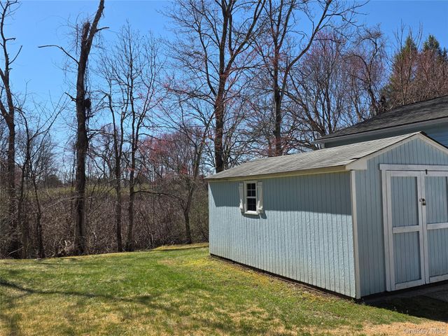 6 Short Lane, Hyde Park, NY 12538