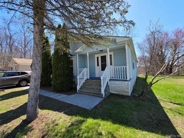 6 Short Lane, Hyde Park, NY 12538