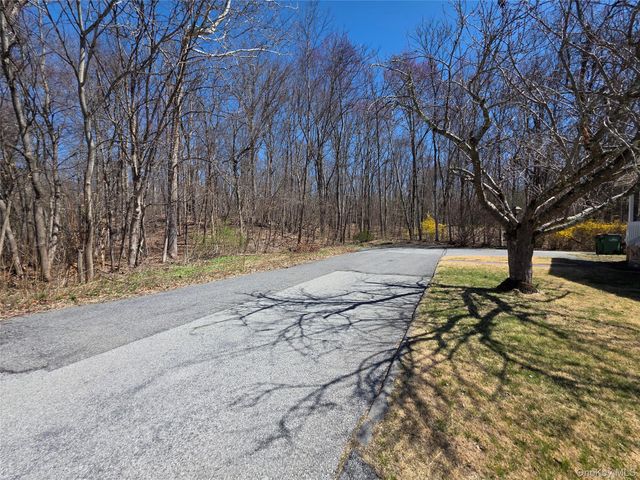6 Short Lane, Hyde Park, NY 12538