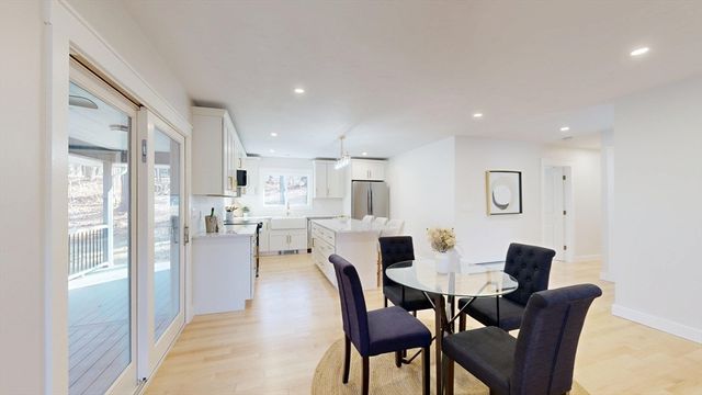 7 Woodlawn Drive, Sturbridge, MA 01566