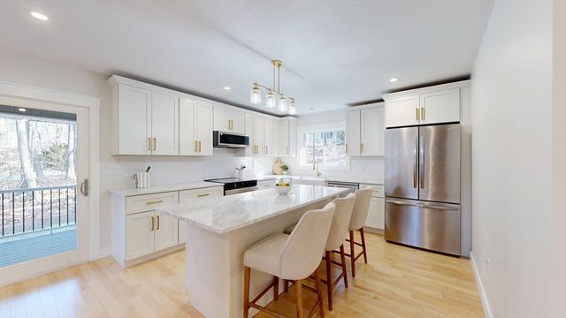 7 Woodlawn Drive, Sturbridge, MA 01566