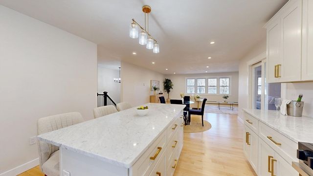 7 Woodlawn Drive, Sturbridge, MA 01566