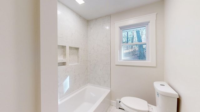 7 Woodlawn Drive, Sturbridge, MA 01566