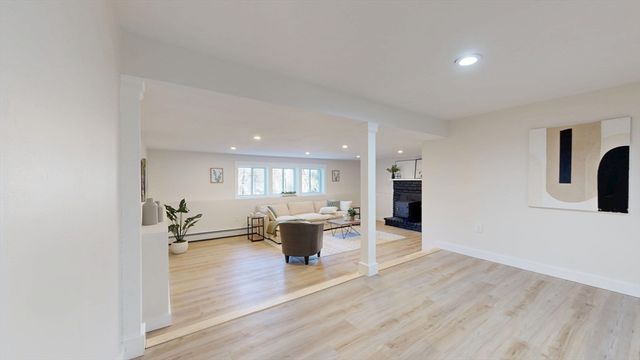 7 Woodlawn Drive, Sturbridge, MA 01566