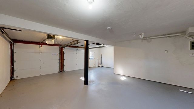 7 Woodlawn Drive, Sturbridge, MA 01566