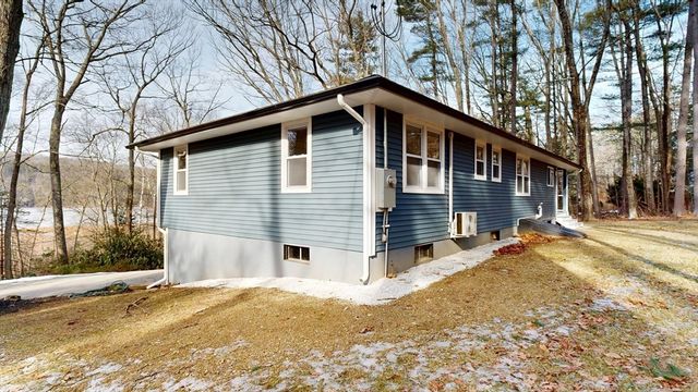 7 Woodlawn Drive, Sturbridge, MA 01566