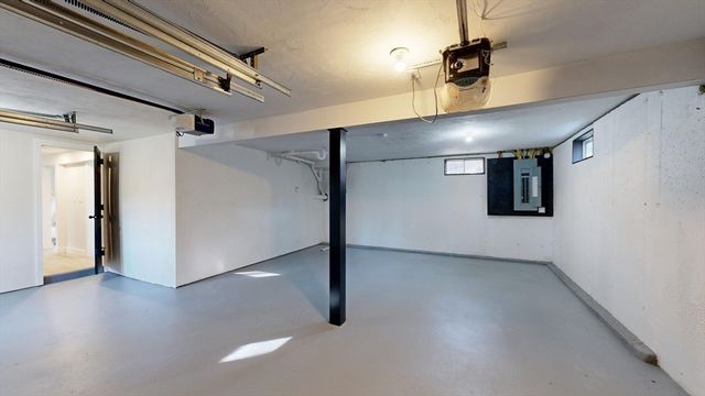 7 Woodlawn Drive, Sturbridge, MA 01566