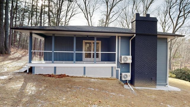 7 Woodlawn Drive, Sturbridge, MA 01566
